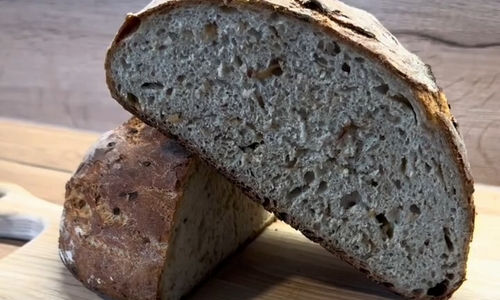 Domácí cibulový chléb