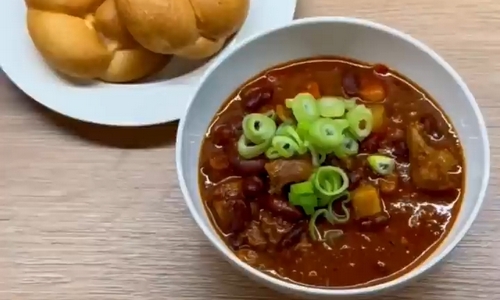 Fazolový guláš s vepřovým masem