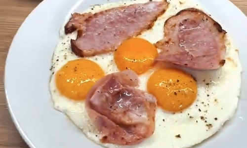 Hemenex (šunka a vejce)