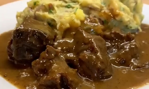 Hovězí kližka na kampotském pepři