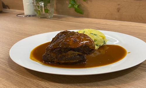 Hovězí žebra s omáčkou z červeného vína