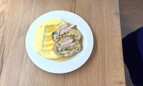 Kuřecí roláda s medvědím česnekem