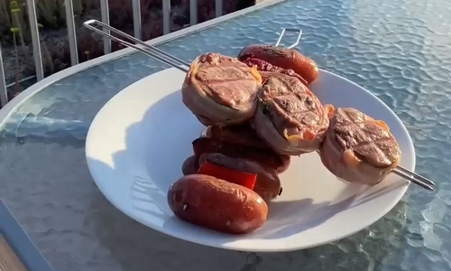 Medailonky z panenky na špízu se slaninou