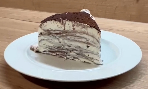 Palačinkový dort podle receptu z Youtube