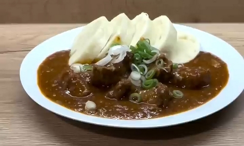 Pikantní guláš z krůtích stehen