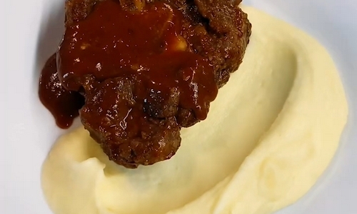 Telecí ossobuco na červeném víně