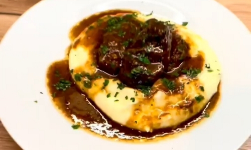 Vepřová líčka na černém pivě