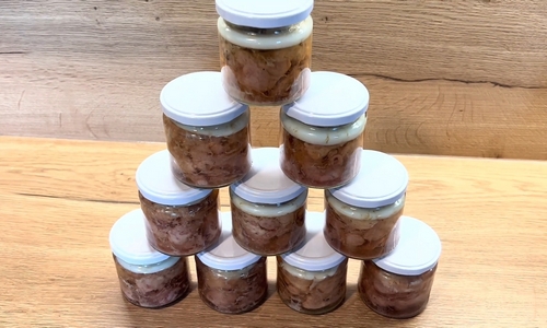 Vepřové maso ve vlastní šťávě