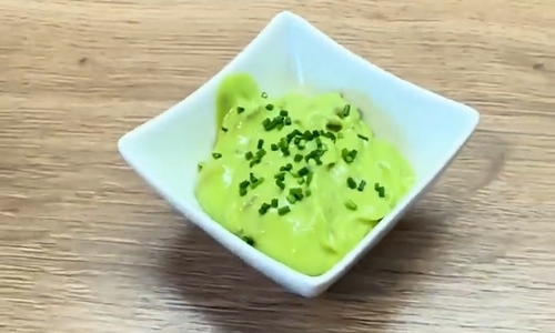 Zelená majonéza z medvědího česneku