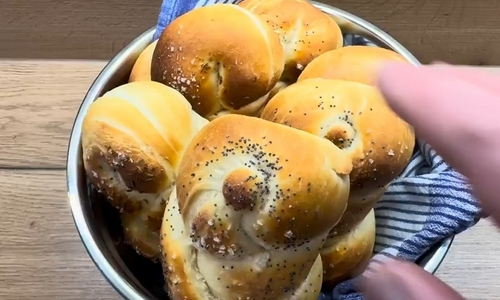 Domácí nadýchané housky