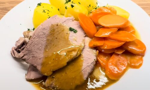 Pečená vepřová plec, dušená mrkev