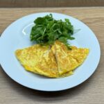 omeleta-se-sunkou-a-syrem-netradicni-technikou