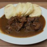 Dančí plec na houbách